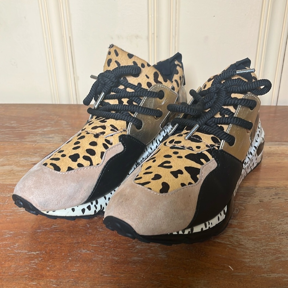 Steve Madden Leopard print 9m women size 9 like new